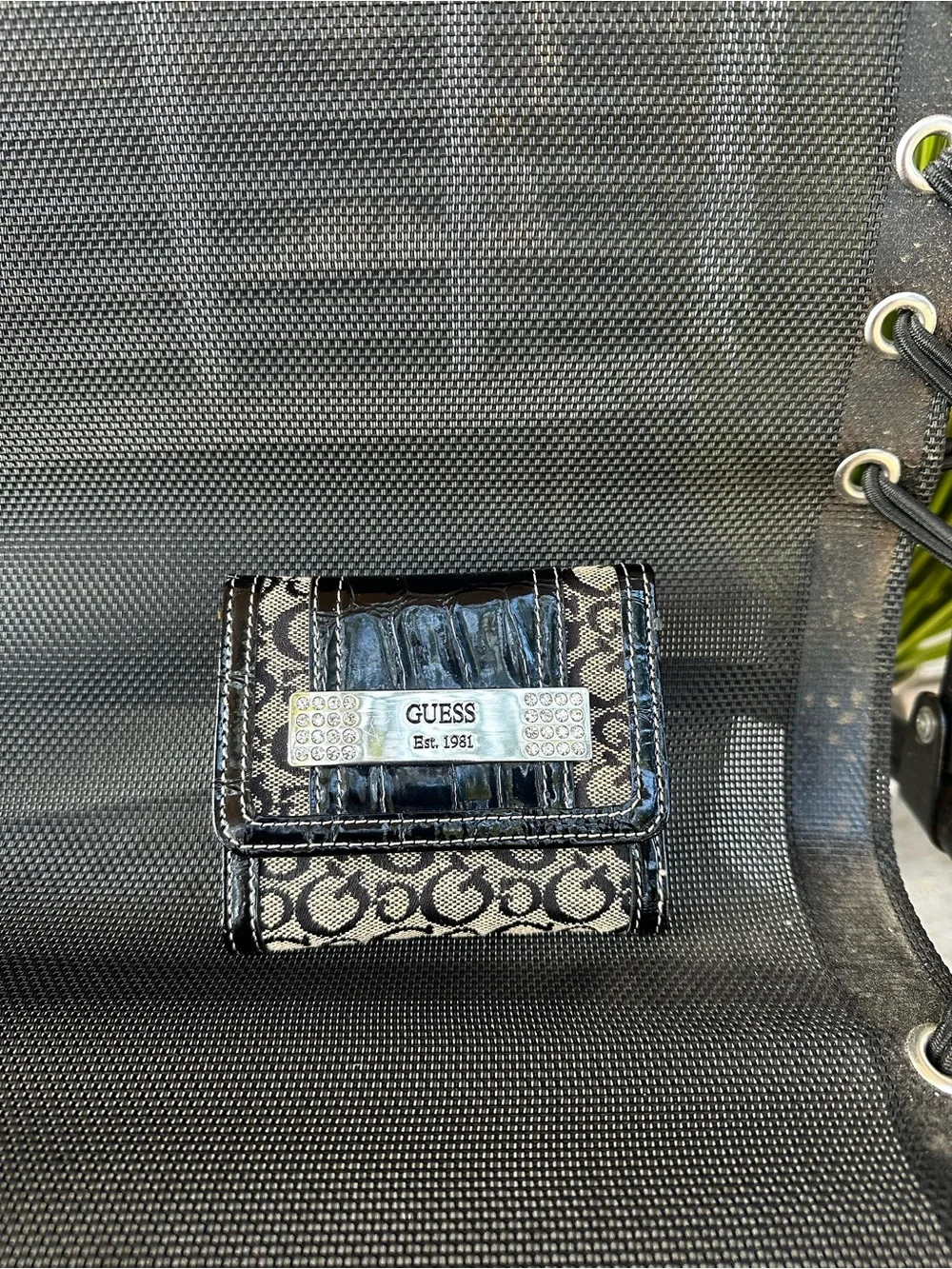 GUESS Vintage Black and Beige Signature Compact Wallet with Logo Plaque